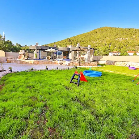 Villa Agartra *